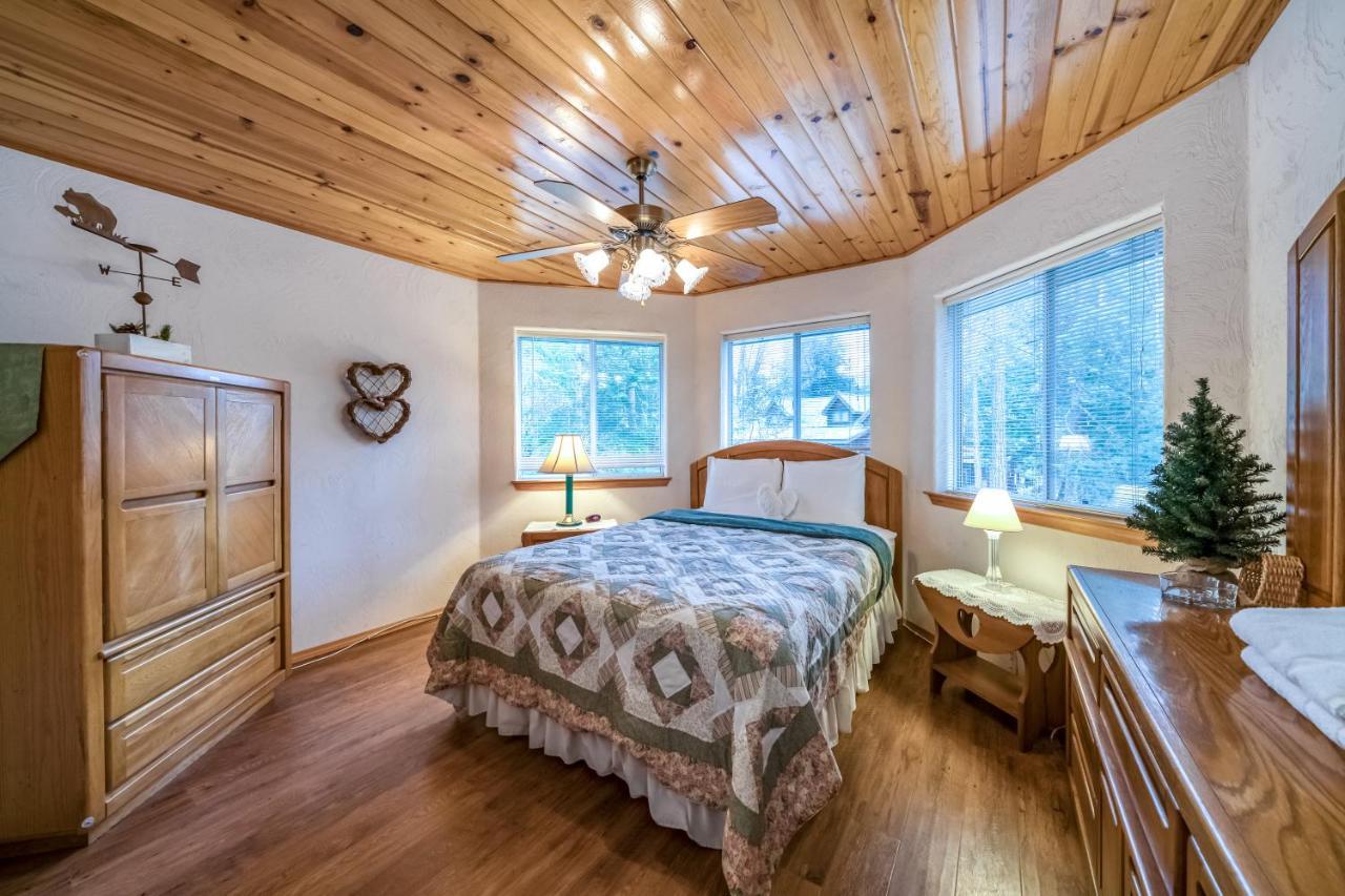 Black Bear Cabin Bass Lake Exterior photo