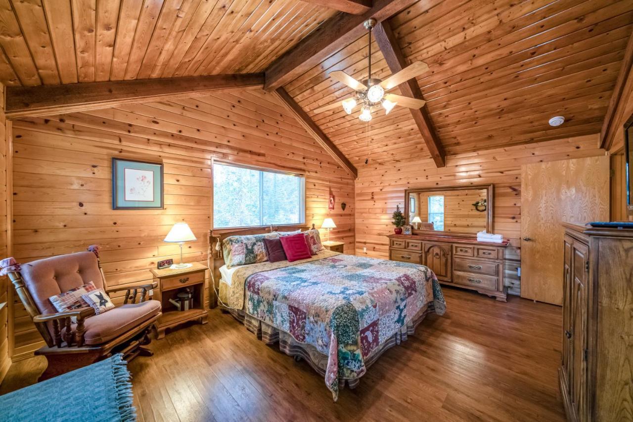 Black Bear Cabin Bass Lake Exterior photo