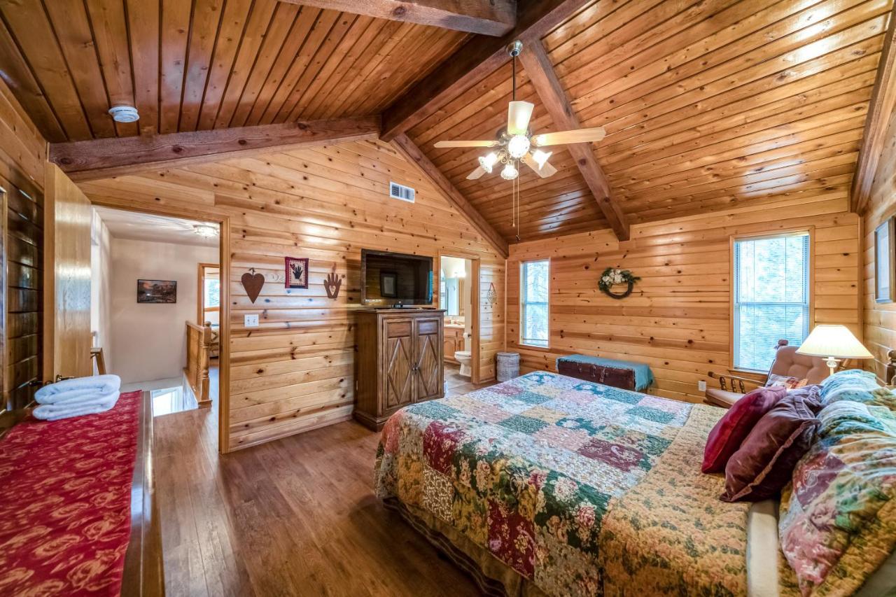 Black Bear Cabin Bass Lake Exterior photo